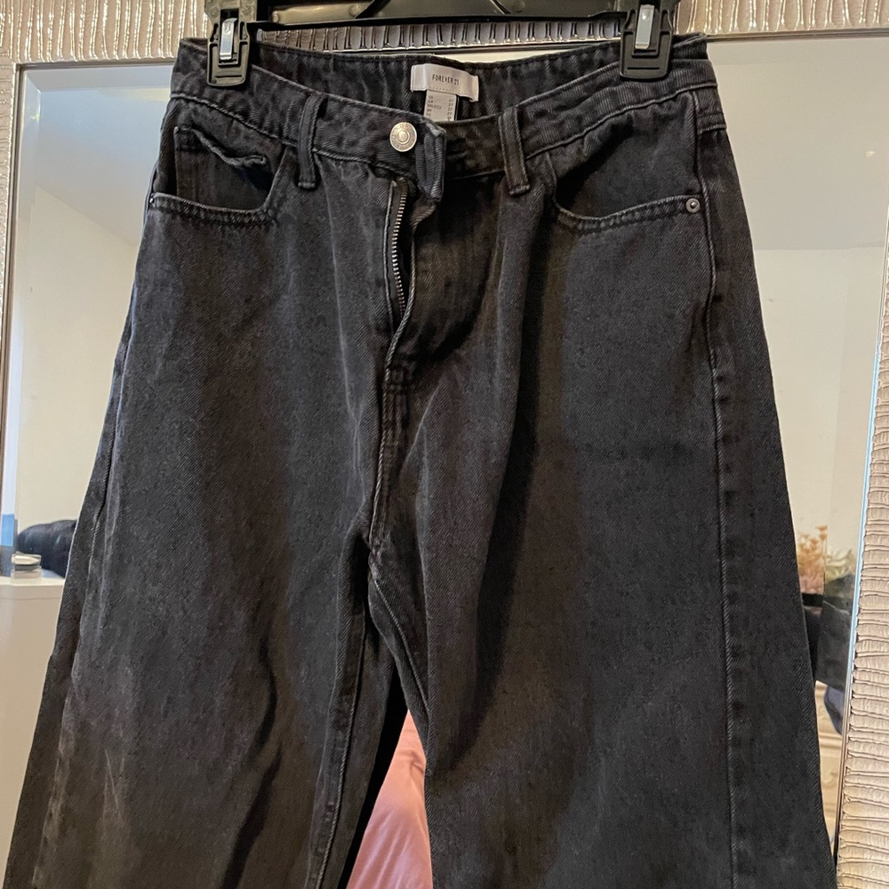BLACK WIDE LEG FLARE JEANS!
